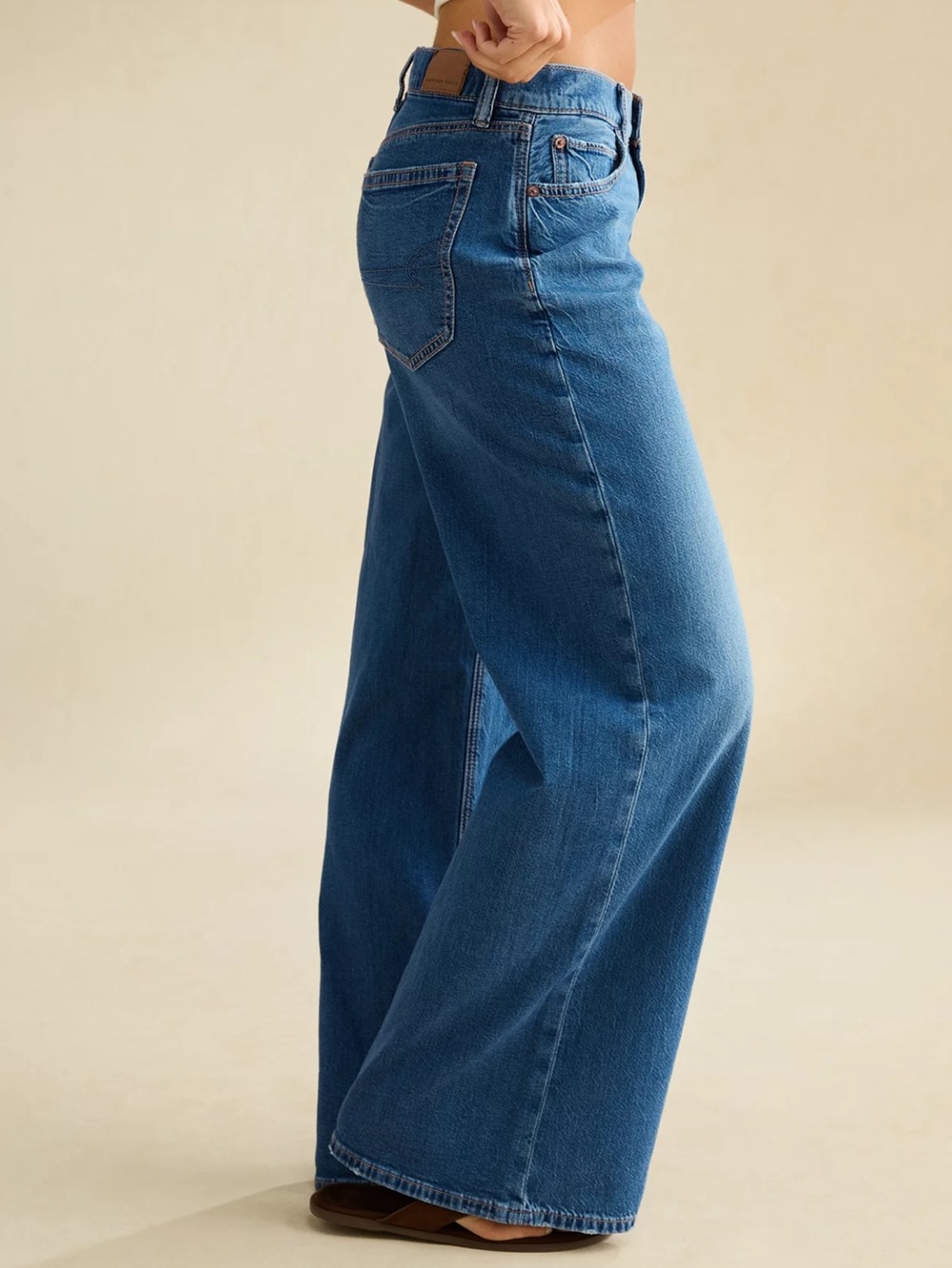 AE Low-Rise Baggy Ultra Wide-Leg Jean Size 4 Regular - Picture 5 of 12